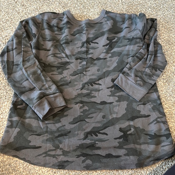 Other - Old navy boys camo thermal. Guc.